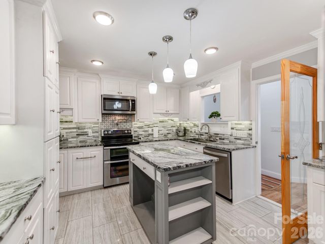7124 Ridge Lane Road, Charlotte, NC 28262