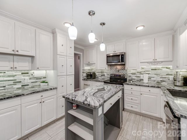 7124 Ridge Lane Road, Charlotte, NC 28262