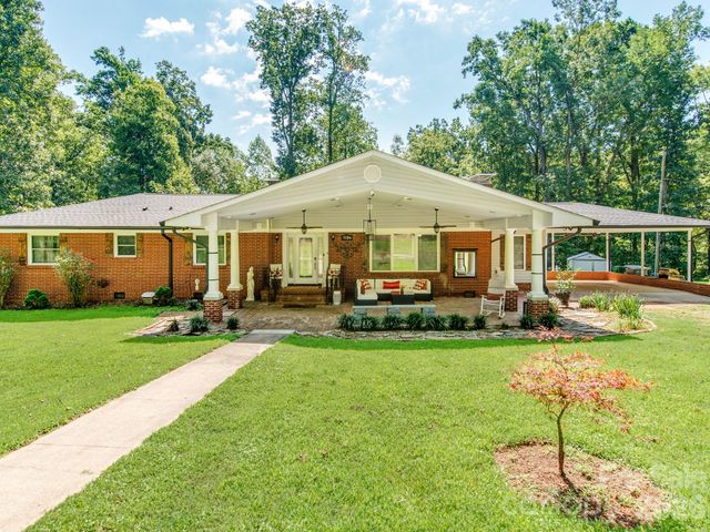 7124 Ridge Lane Road, Charlotte, NC 28262