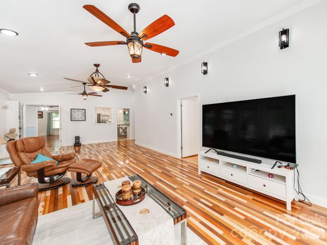 7124 Ridge Lane Road, Charlotte, NC 28262