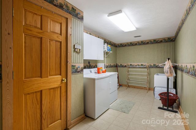 215 Goldenleaf Road, Mars Hill, NC 28754