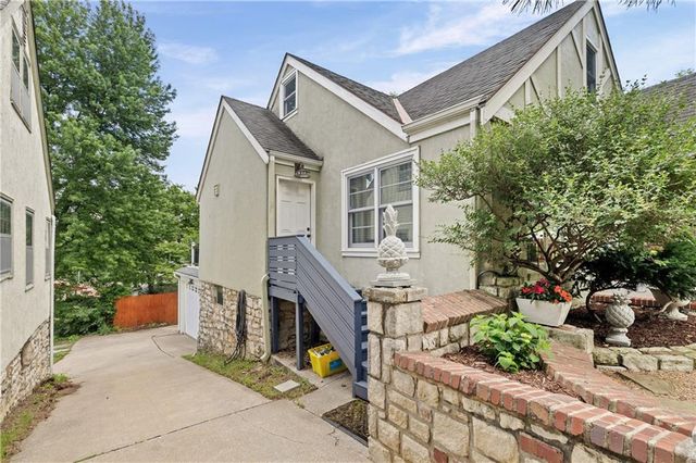 4815 Bell Street, Kansas City, MO 64112