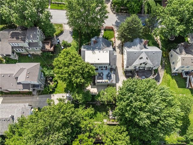 4815 Bell Street, Kansas City, MO 64112