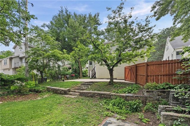 4815 Bell Street, Kansas City, MO 64112
