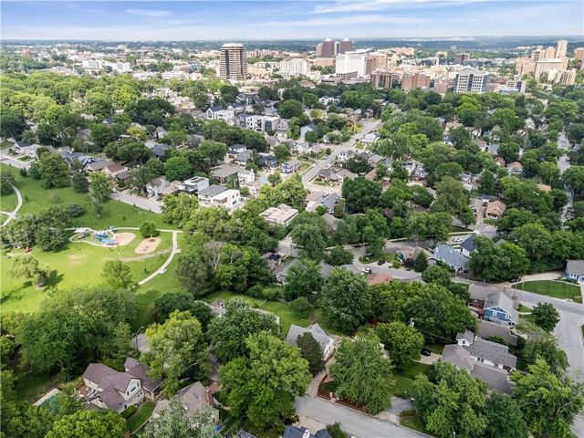 4815 Bell Street, Kansas City, MO 64112