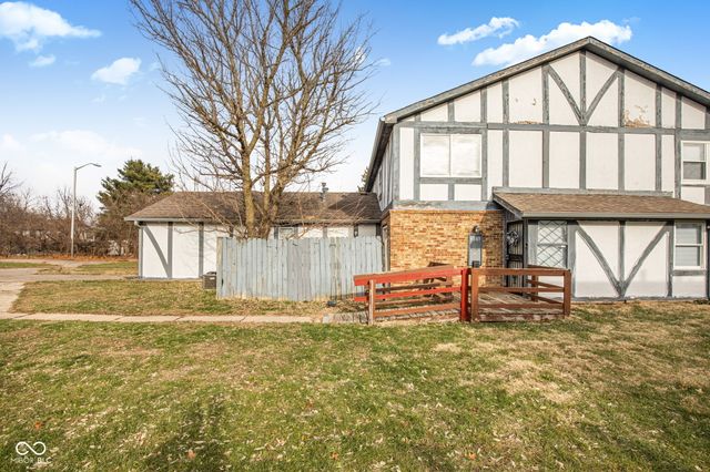 9887 Royce Drive, Indianapolis, IN 46235