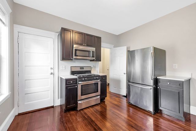 18 Peverell St, Boston, MA 02125