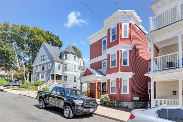 18 Peverell St, Boston, MA 02125