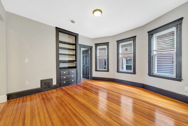 18 Peverell St, Boston, MA 02125