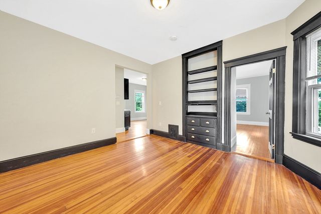 18 Peverell St, Boston, MA 02125