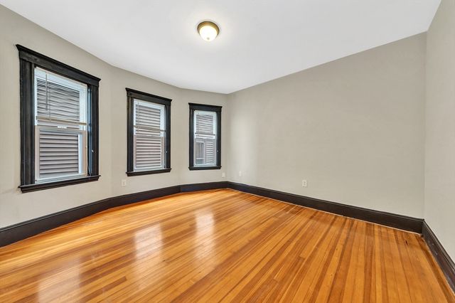 18 Peverell St, Boston, MA 02125