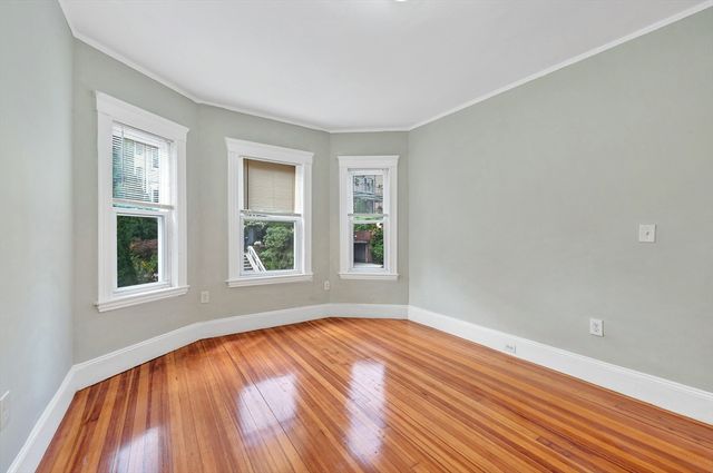 18 Peverell St, Boston, MA 02125