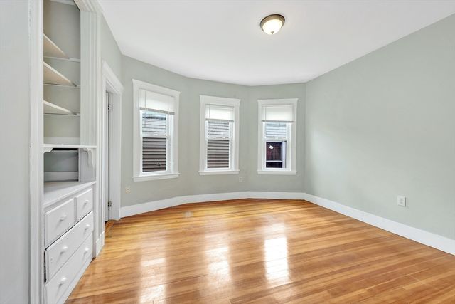18 Peverell St, Boston, MA 02125
