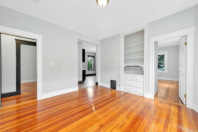 18 Peverell St, Boston, MA 02125