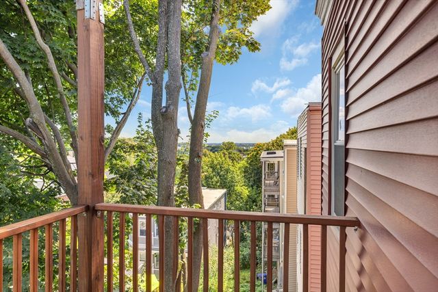 18 Peverell St, Boston, MA 02125