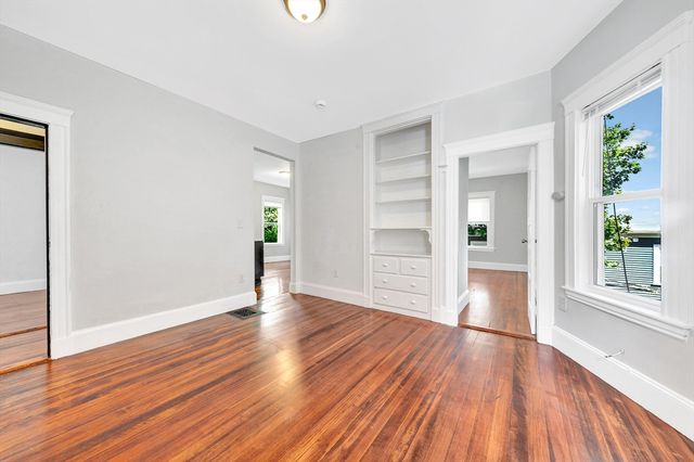 18 Peverell St, Boston, MA 02125