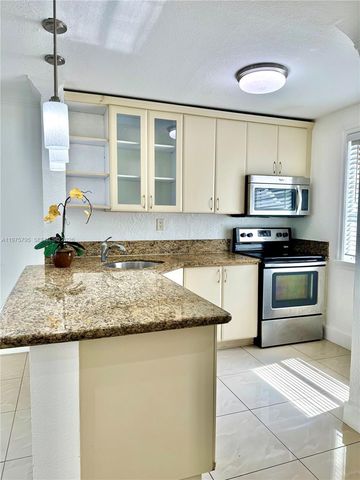 17255 SW 95th Avenue 101, Palmetto Bay, FL 33157