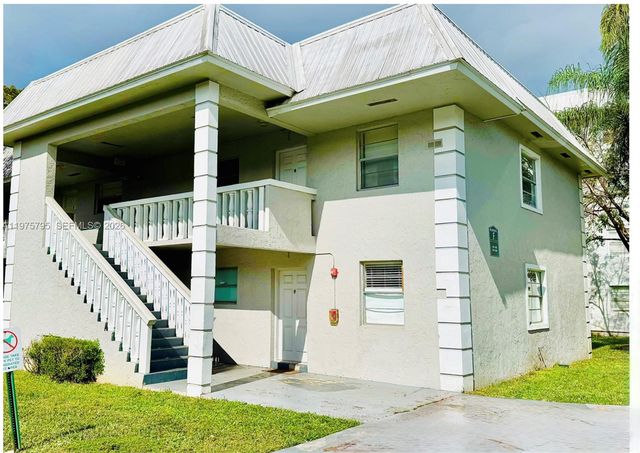 17255 SW 95th Avenue 101, Palmetto Bay, FL 33157