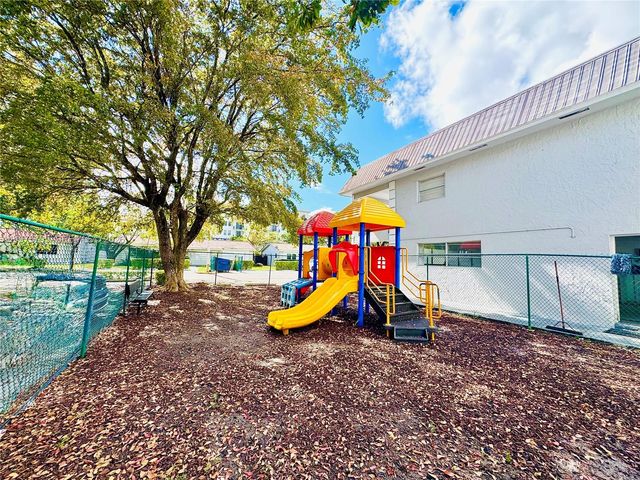 17255 SW 95th Avenue 101, Palmetto Bay, FL 33157