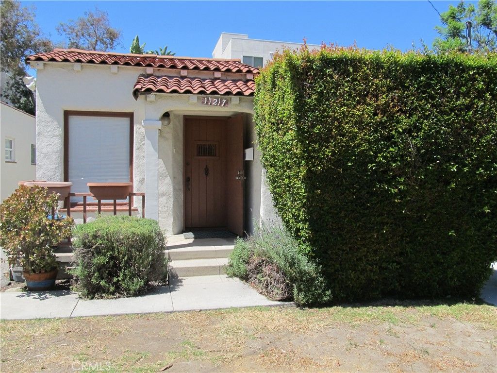 11217 La Maida Street, North Hollywood, CA 91601