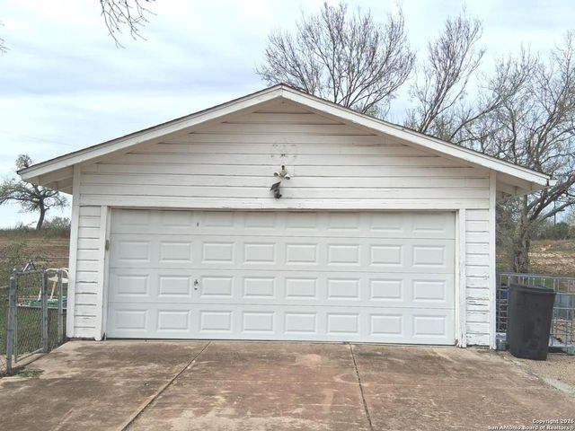 7431 & 7433 Real Road, China Grove, TX 78263