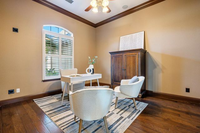 332 W Everglade Avenue, Clovis, CA 93619