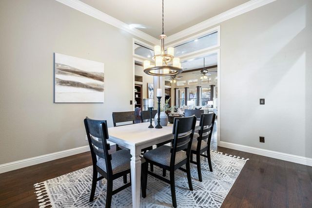 332 W Everglade Avenue, Clovis, CA 93619