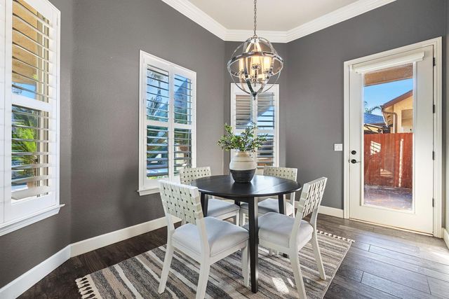 332 W Everglade Avenue, Clovis, CA 93619