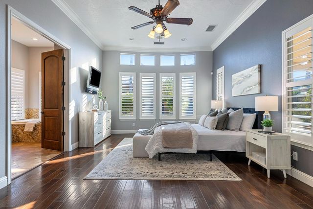 332 W Everglade Avenue, Clovis, CA 93619