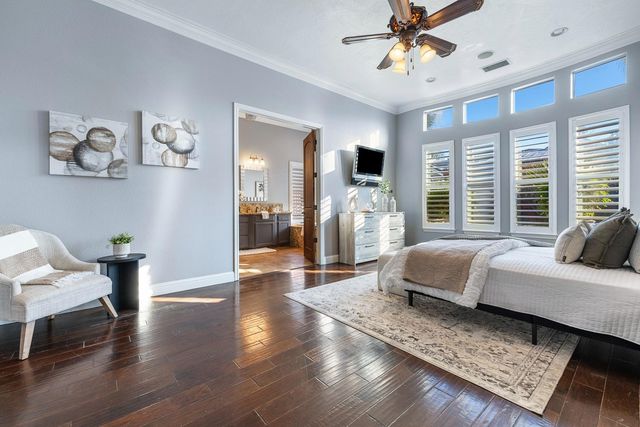 332 W Everglade Avenue, Clovis, CA 93619