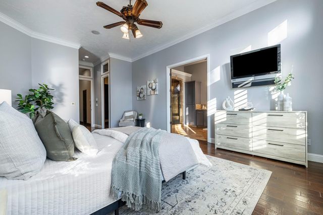 332 W Everglade Avenue, Clovis, CA 93619