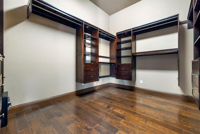 332 W Everglade Avenue, Clovis, CA 93619