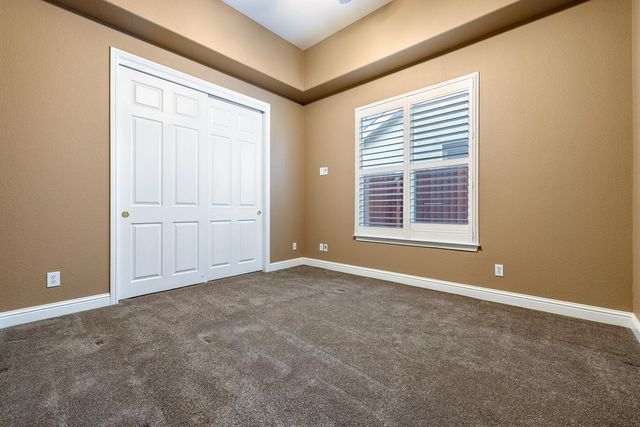 332 W Everglade Avenue, Clovis, CA 93619