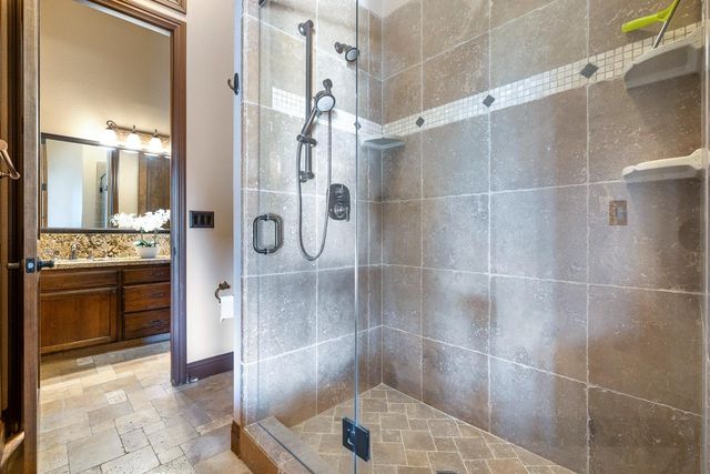 332 W Everglade Avenue, Clovis, CA 93619