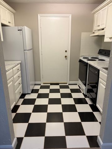 21 Erick Rd 33, Mansfield, MA 02048