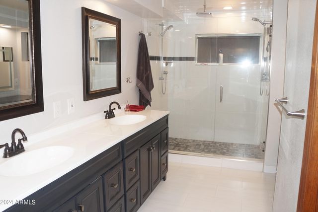 5756 W DEL RIO Street, Chandler, AZ 85226