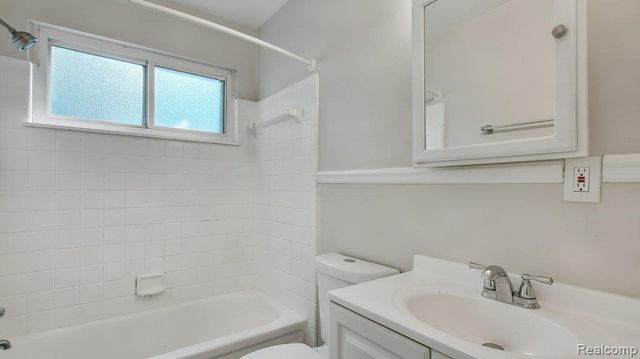 8725 Packard Avenue, Warren, MI 48089