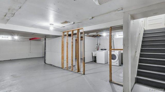 8725 Packard Avenue, Warren, MI 48089