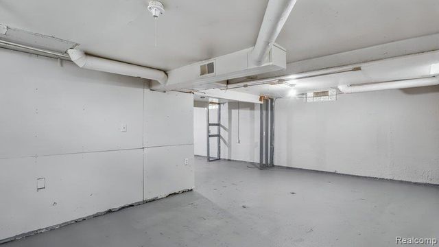 8725 Packard Avenue, Warren, MI 48089