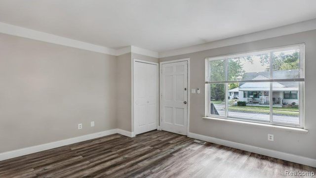 8725 Packard Avenue, Warren, MI 48089