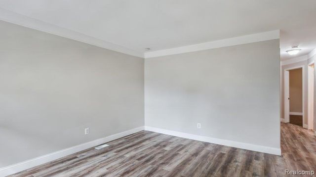 8725 Packard Avenue, Warren, MI 48089