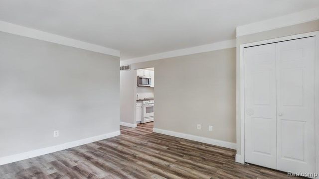 8725 Packard Avenue, Warren, MI 48089