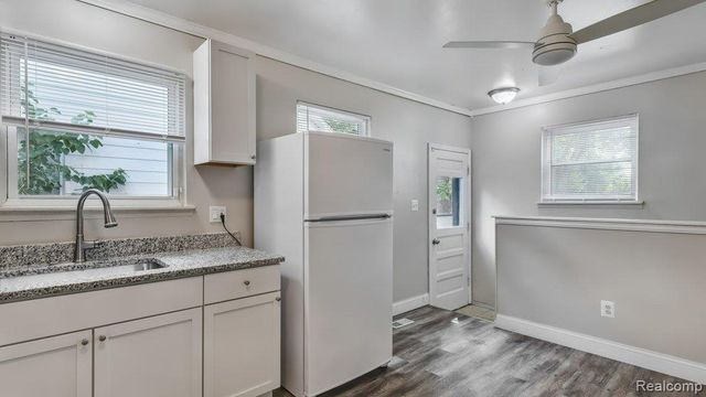 8725 Packard Avenue, Warren, MI 48089