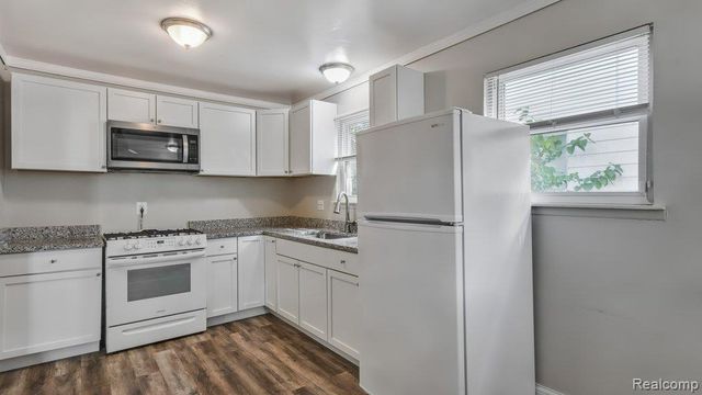 8725 Packard Avenue, Warren, MI 48089