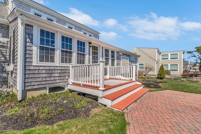 25 Riverside Dr, Harwich, MA 02671
