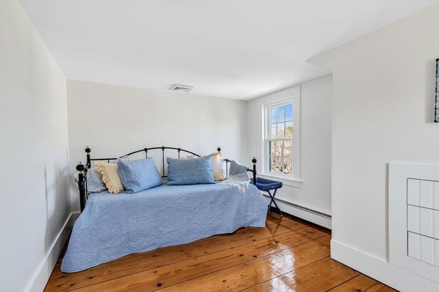25 Riverside Dr, Harwich, MA 02671
