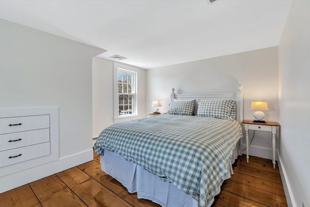 25 Riverside Dr, Harwich, MA 02671