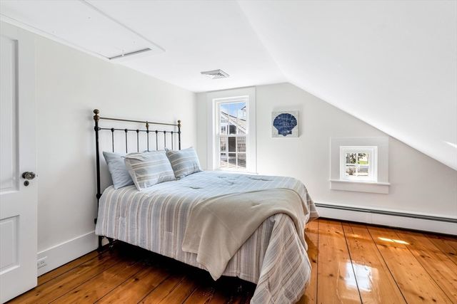 25 Riverside Dr, Harwich, MA 02671