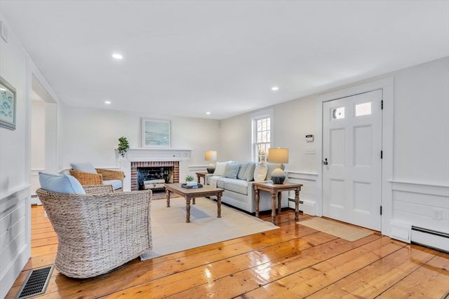 25 Riverside Dr, Harwich, MA 02671