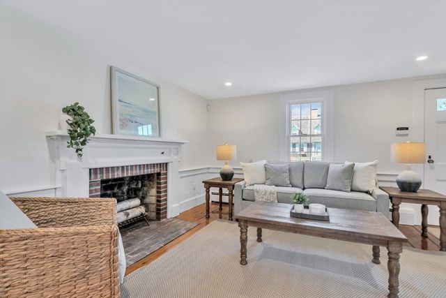 25 Riverside Dr, Harwich, MA 02671